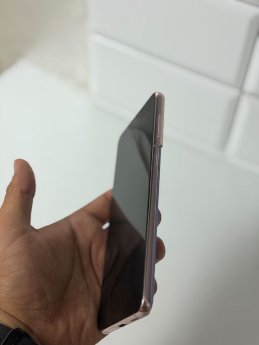 Samsung S21+    5G