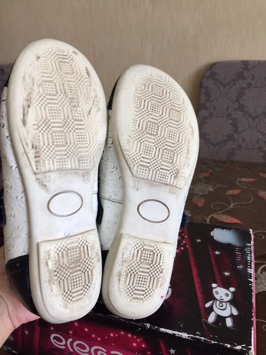 Продам туфли для девочки