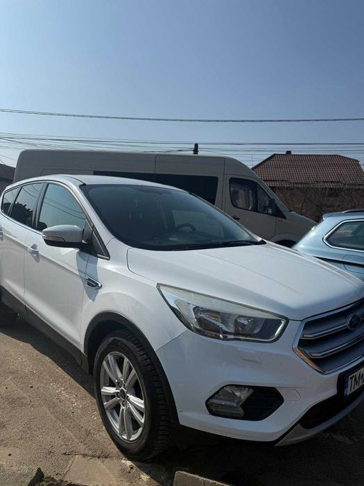Unic proprietar vand Ford Kuga