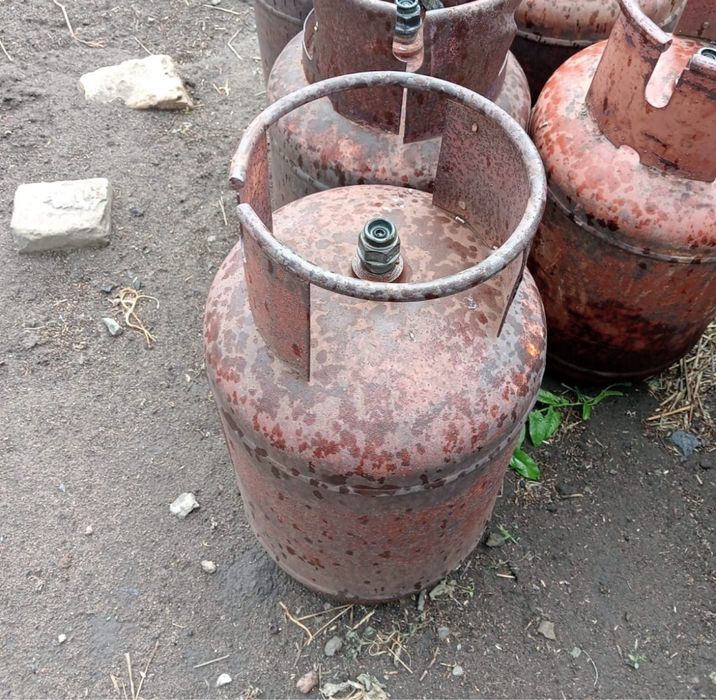 Газовый балон , пустой !