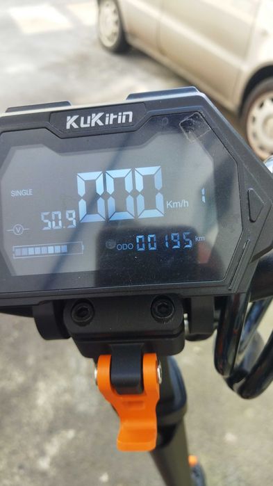 Vând trotineta kukirin G2 max