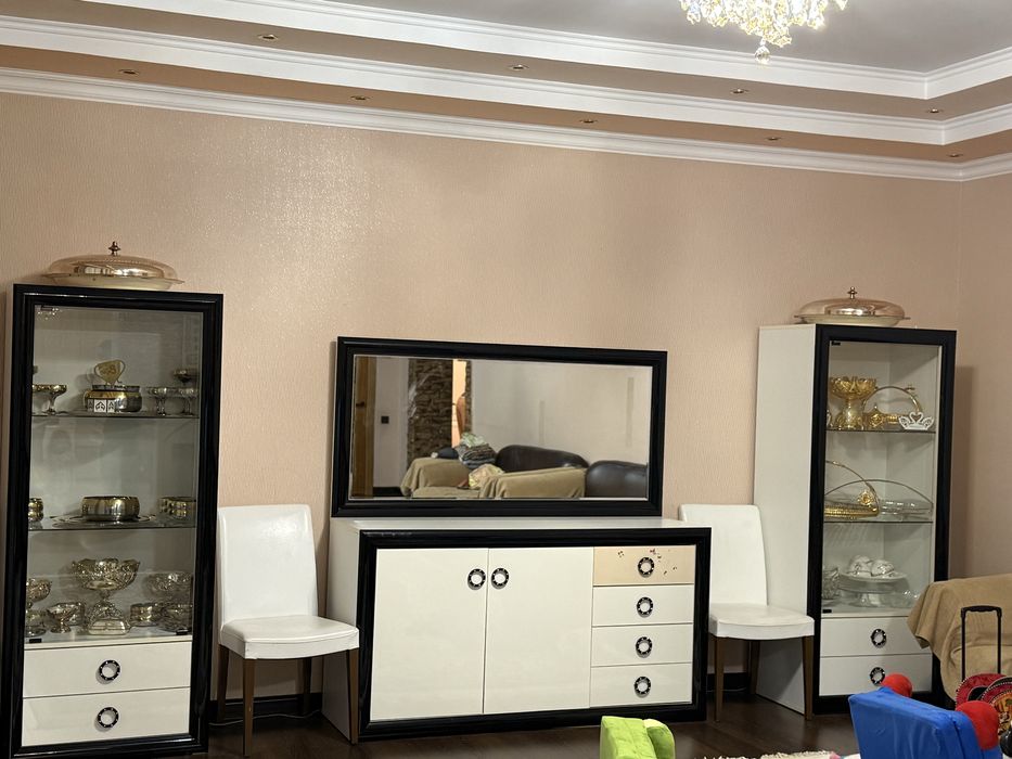 Шкаф сервант , гостинная мебель