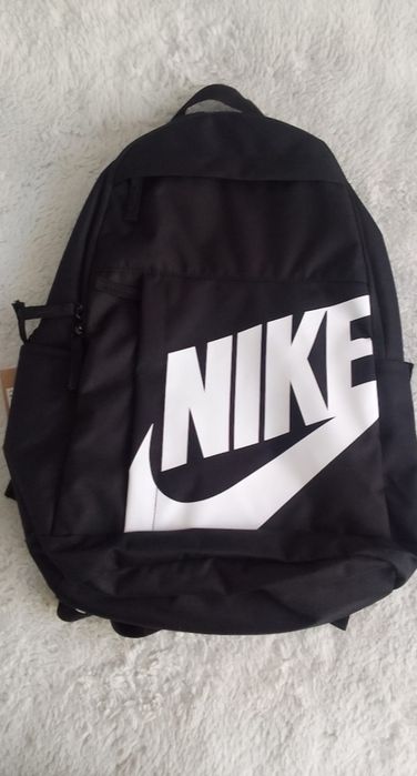 Rucsac nou Nike cu etichetă