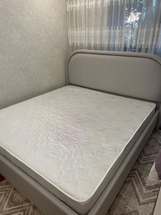 Продам двухспальную кровать