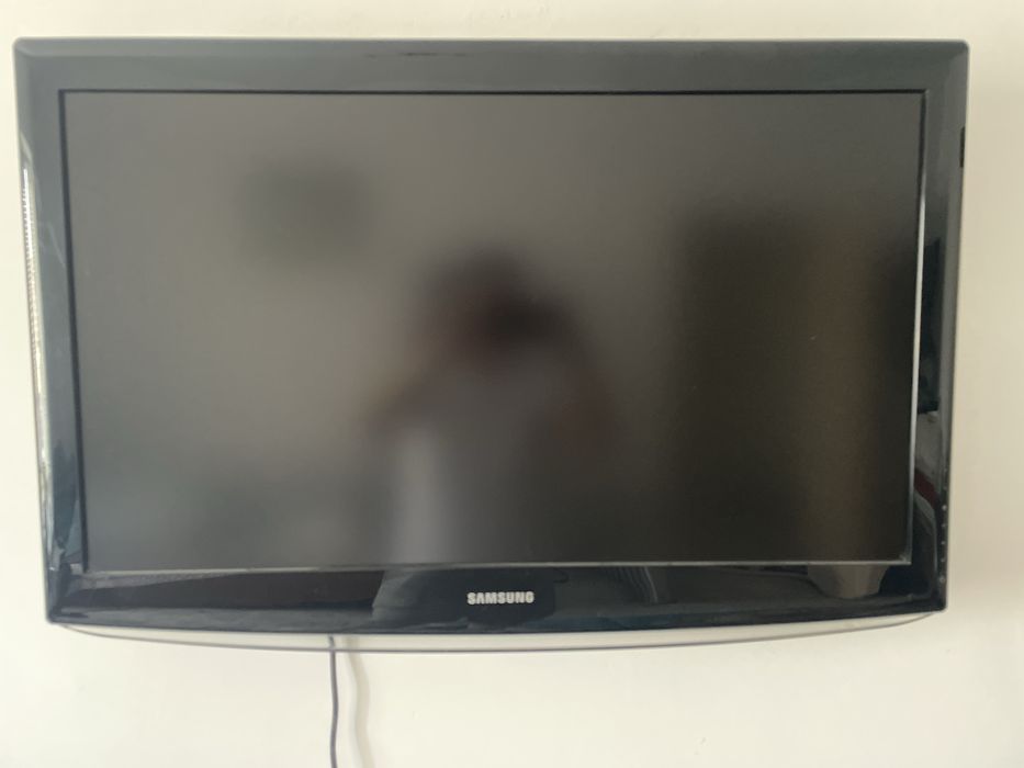 Телевизор б/у в отличном состоянии