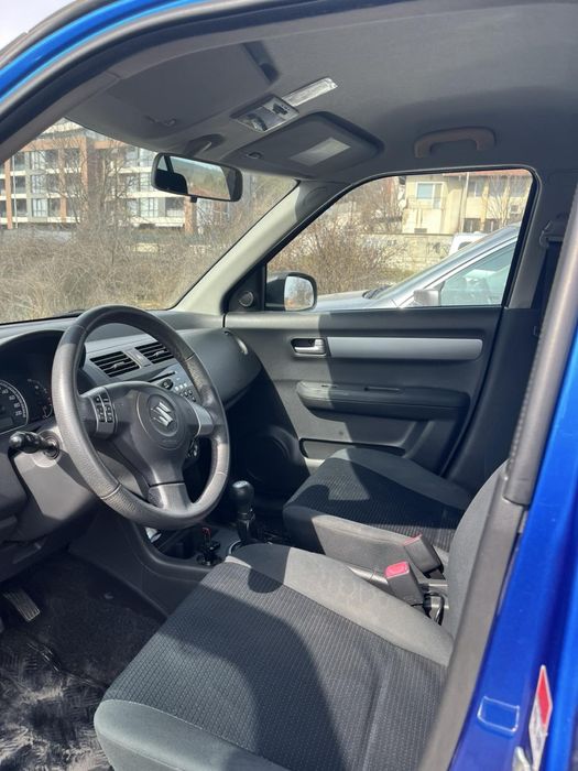 Продавам Кола  Suzuki swift