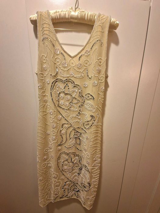 Ефектна рокля с пайети