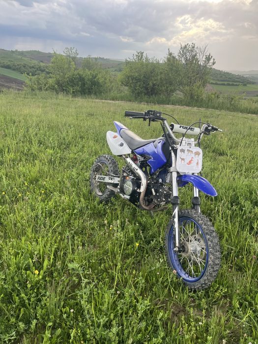 Vand cross de 125 in stare te funționare