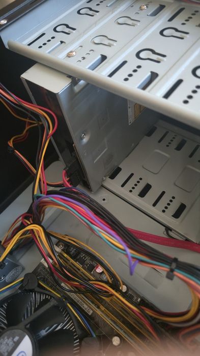 Стар компютър, нямам представа от части