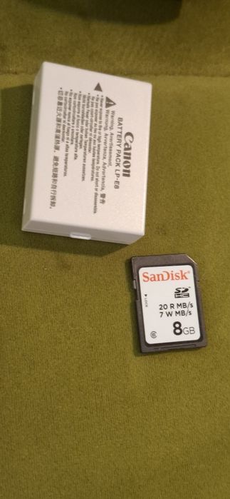 Canon EOS 550D + EF-S 18-55mm IS II + оригинална Canon чанта + пълен комплект