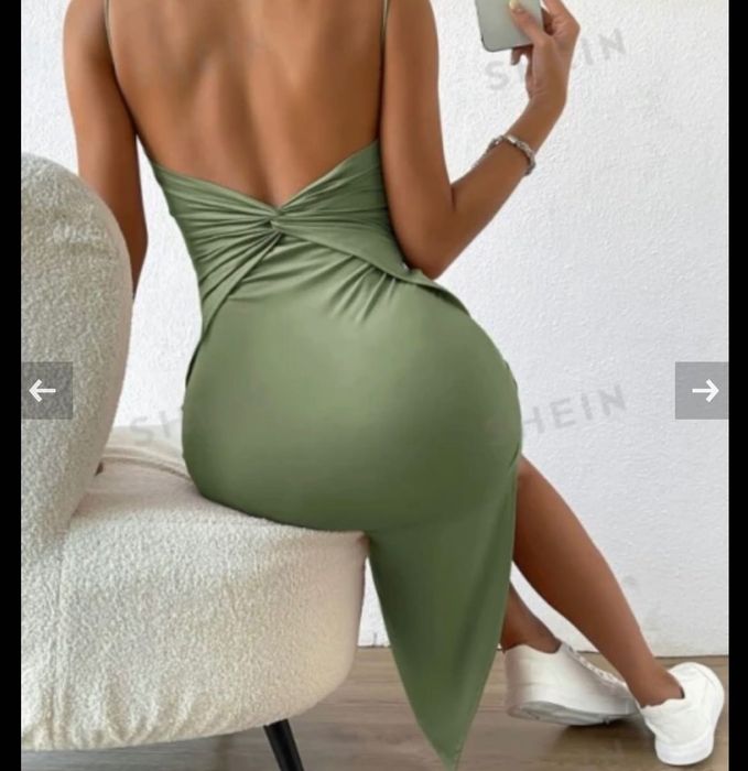 Дамска рокля с гол гръб