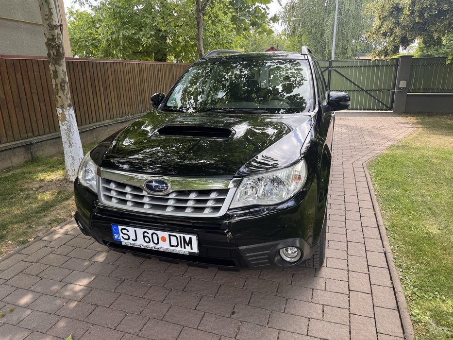 Vând Subaru Forester