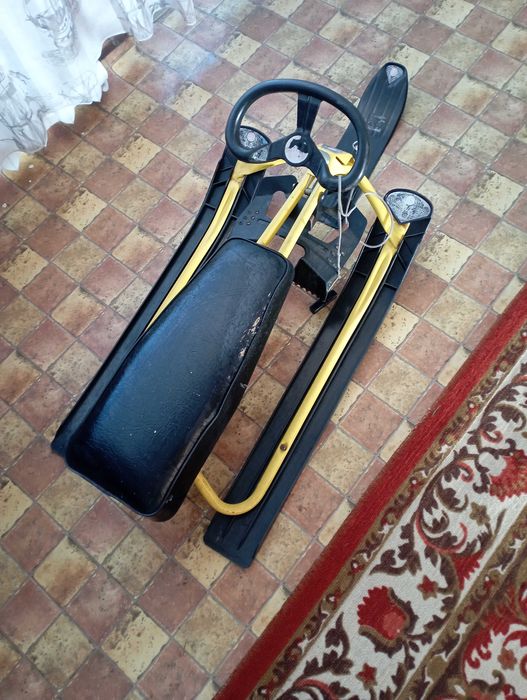 Продам санки снегоходы