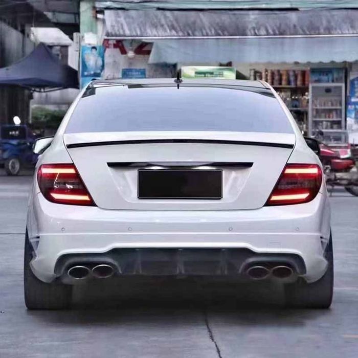 Бодикит за Mercedes C(W204) 2008 - 2011 към С63 facelift 2012 +