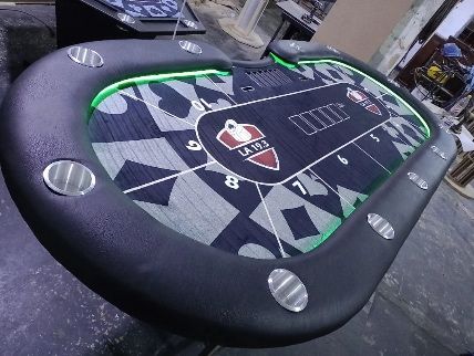 Masa de Poker cu led la comanda execuție in 2 zile (CT)