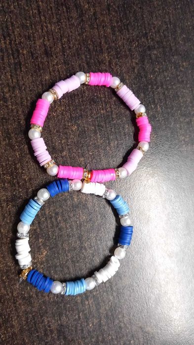 Bratari handmade vesele si colorate!