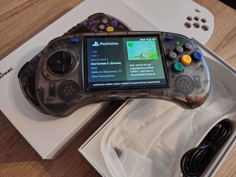 Ръчна конзола RG Arc S