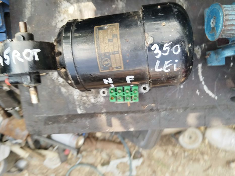 Reductor cu motor rotisor kurtos