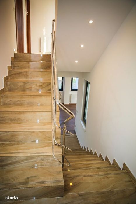 Direct Proprietar | Vilă 384 Mp | 6 Camere | Garaj | Teren 680 Mp