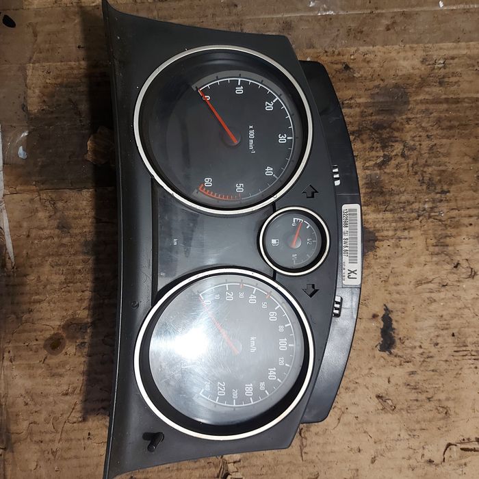 Табло Опел Астра Х / Opel Astra H