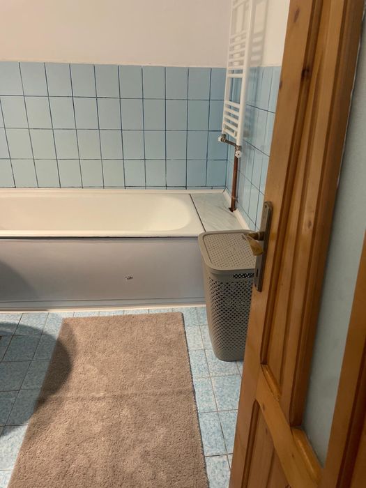 Inchiriez apartament 2 camere decomandat etaj 1 str. Crisan