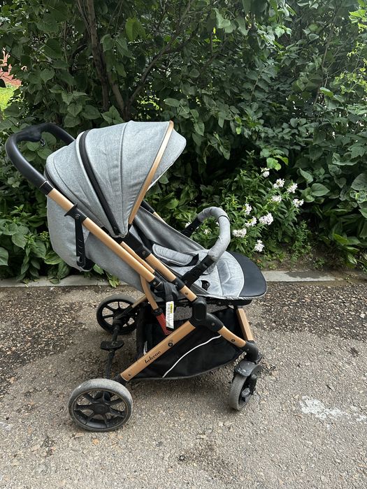 Продам детскую коляску