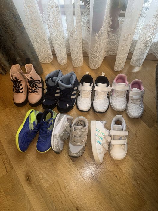 Детски маратонки и ботуши ! Розовите ботуши  са 24 номер, сините са 28