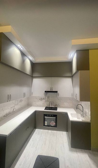 Кухонный мебель и мдф двери на заказ.