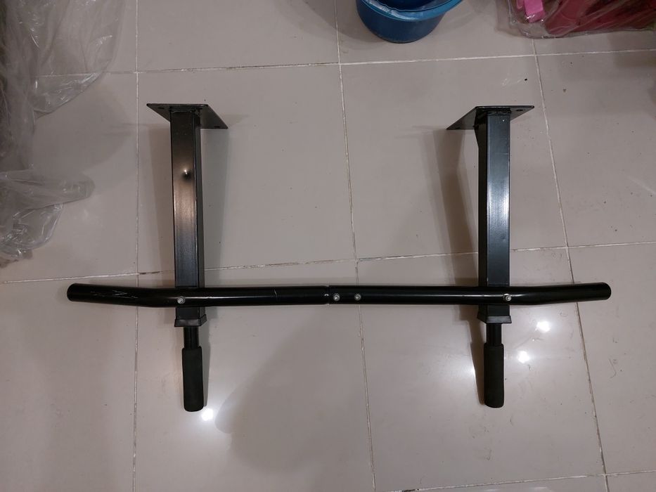 Турник настенный