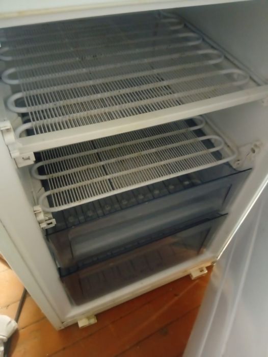 Продам холодильник Vestel