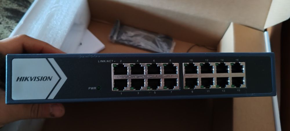 Коммутатор Hikwision 1 гб/с