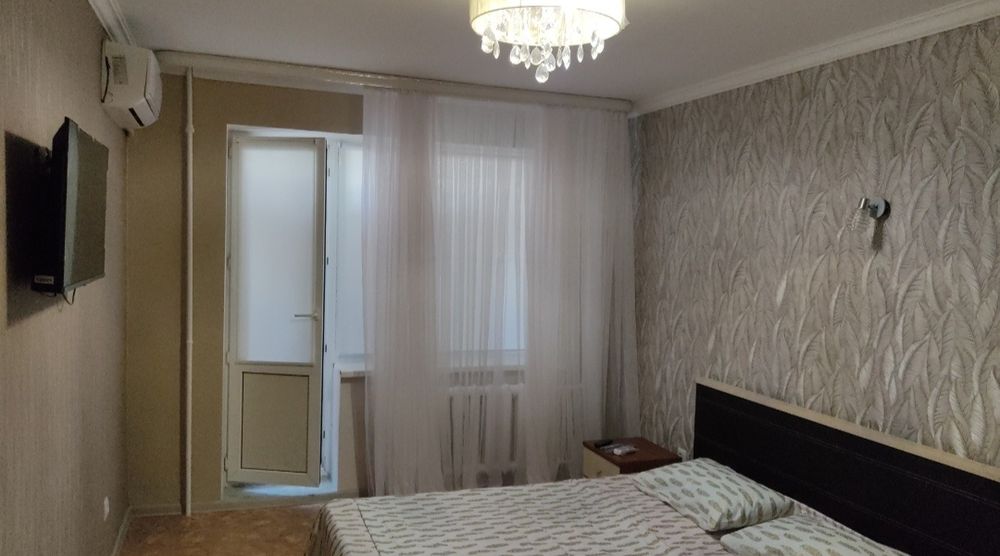 Сдам 1 ком кв на длительный срок семейной паре