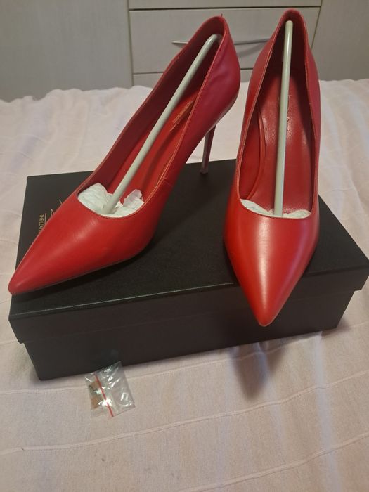 Червени обувки естествена кожа с висок ток