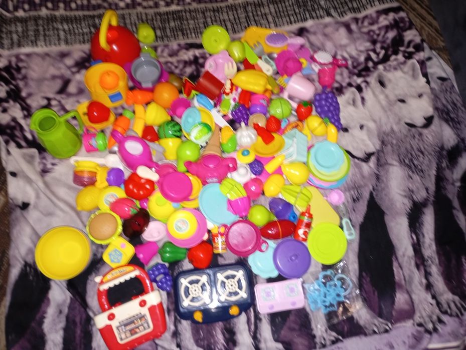 Продам игрушки для девочки