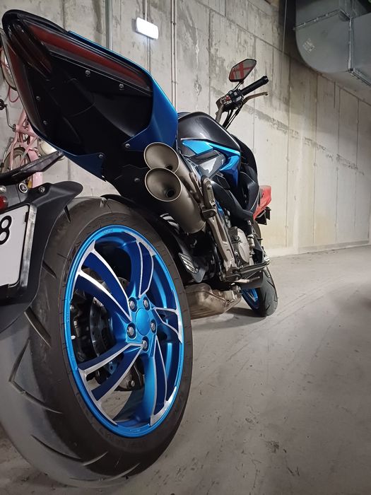 Motocicleta Zontes R1