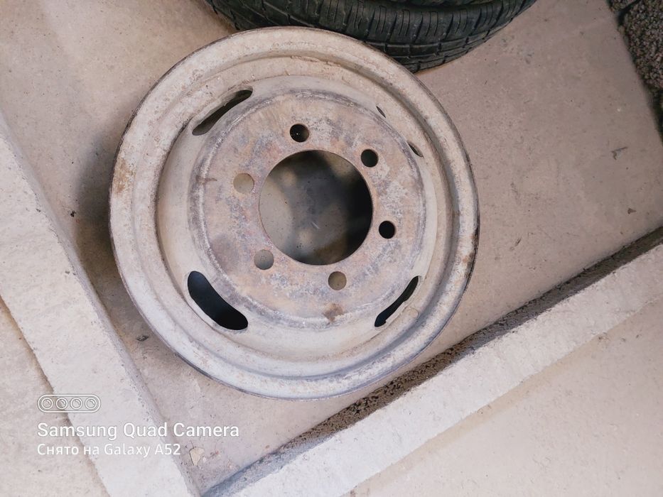 Покришка.диска на Газель