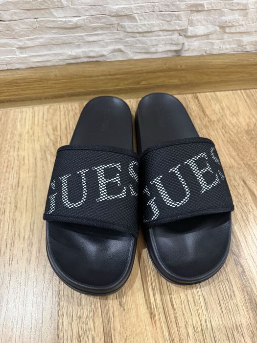 Оригинални чехли на GUESS , 39 номер