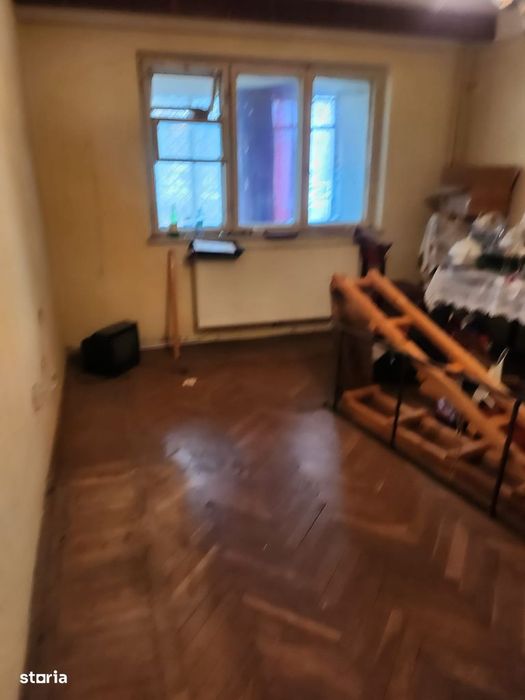 Apartament cu 3 camere decomandat Cornisa Bistritei