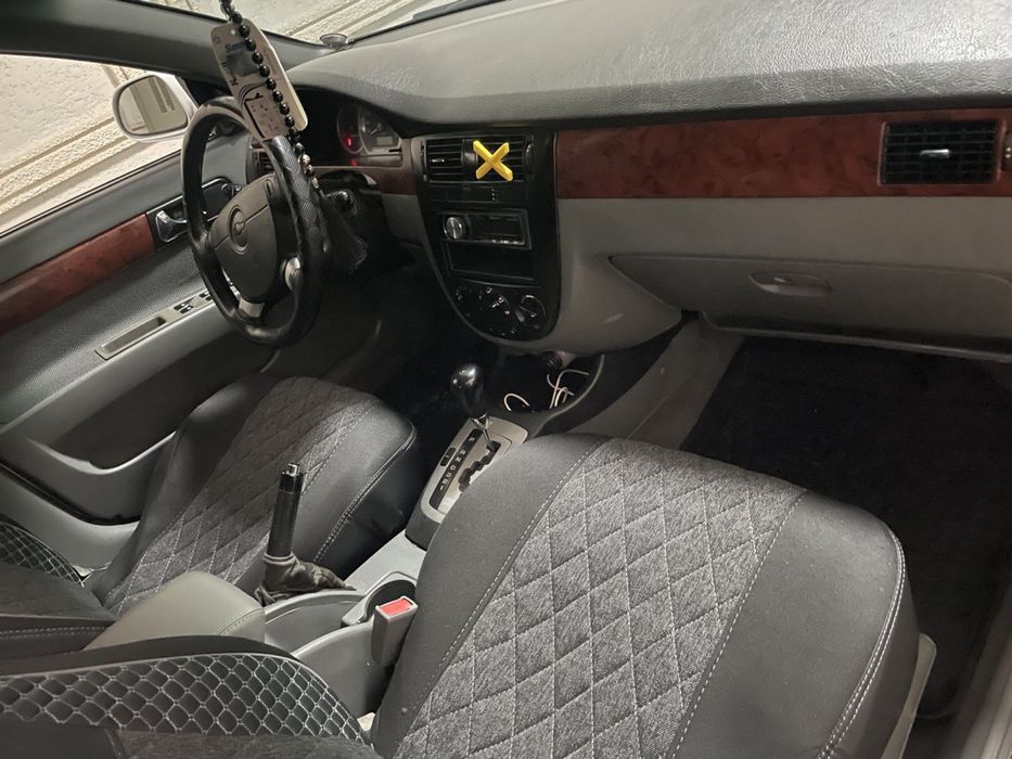 Lasetti 1.8 sotiladi narxini tepasida kelishamiz