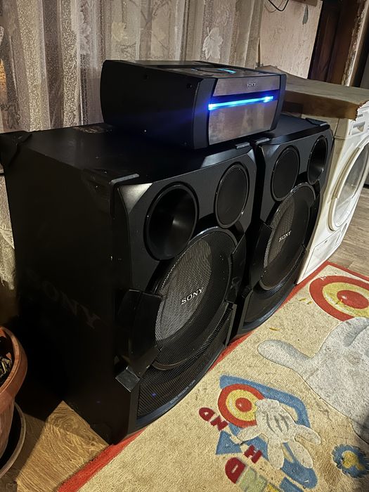 Продавам sony shake x70d