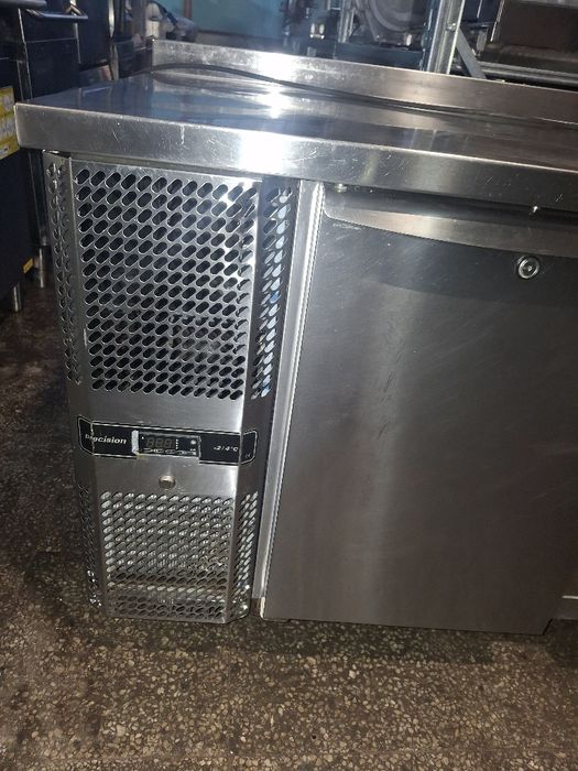 Хладилна маса средно температурна