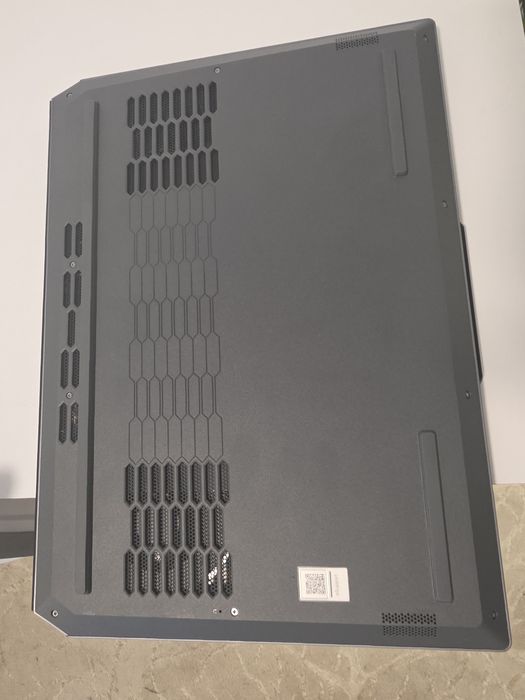 Vand laptop Lenovo gaming garanție 2ani cumpărat recent