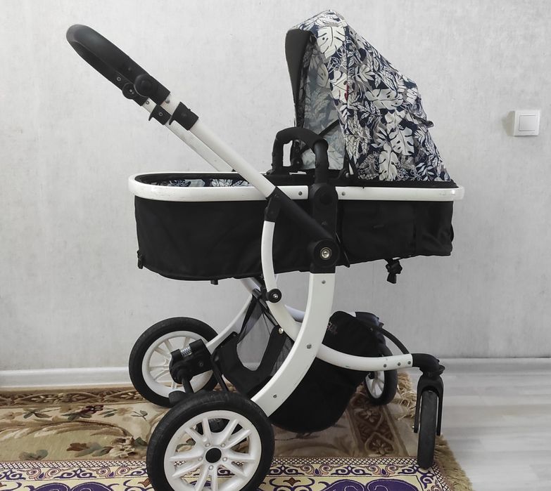 Коляска и стульчик для кормления