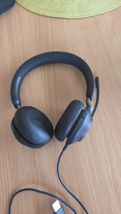 Jabra Evolve2 40 SE  Професионални слушалки  – Като нови!