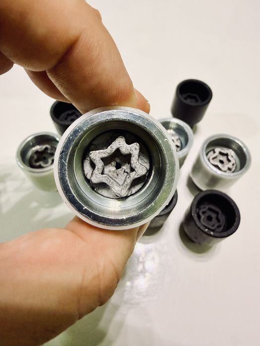 Deblocare , desfacere , desfiletare , extragere antifurt , prezoane