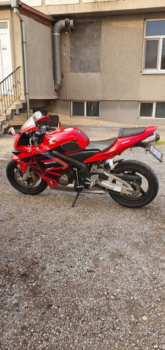 Продавам Hondа СВR 600 RR- като НОВ !