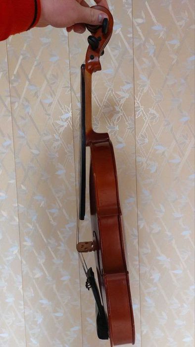 Скрипка сотилади!!!  4/4