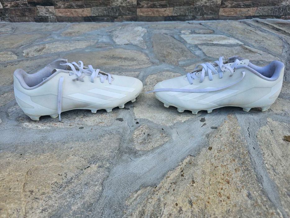 Футболни обувки adidas