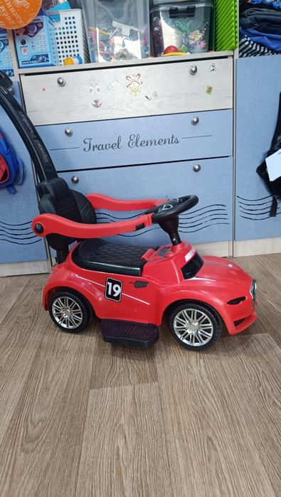 Продам детский толокар,машинку