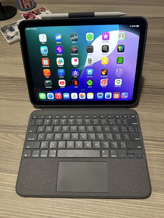 iPad 11 A16 2025  Гаранция до 05.2026 + Logitech Combo Touch + Писалка